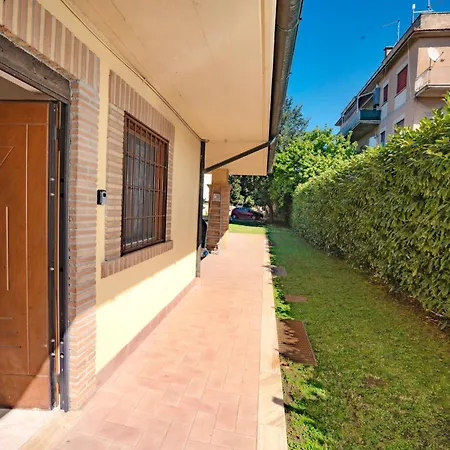 Antonella Wellness & Jacuzzi Apartment *